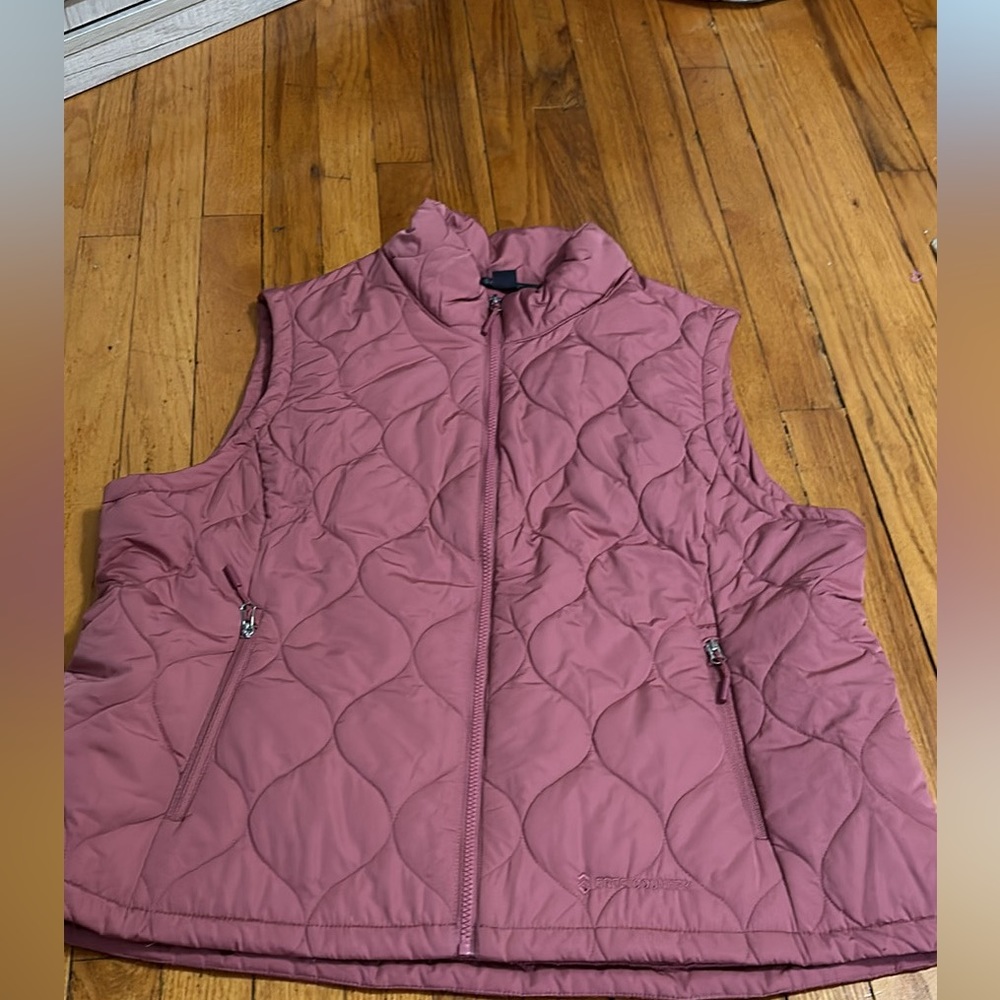 Free country women’s pink vest XXL NWNT